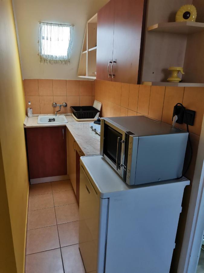 Апартаменты Roland Apartman Балатонлелле Экстерьер фото