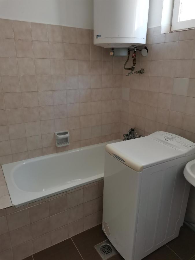 Апартаменты Roland Apartman Балатонлелле Экстерьер фото