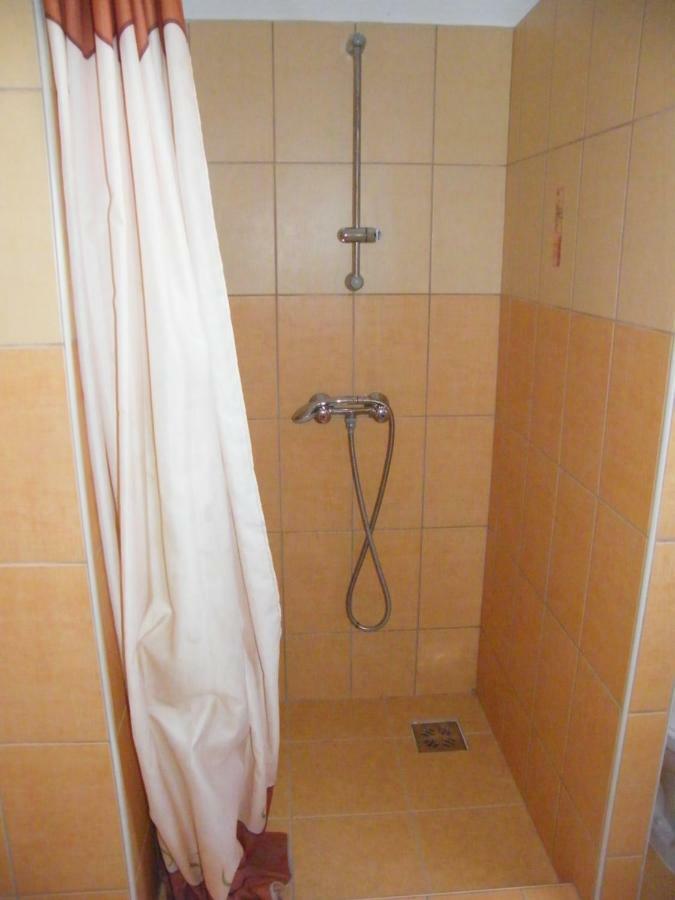 Апартаменты Roland Apartman Балатонлелле Экстерьер фото